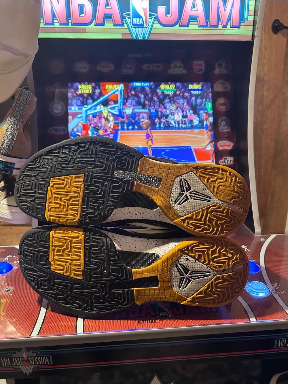 Kobe - Picture 7 of 7